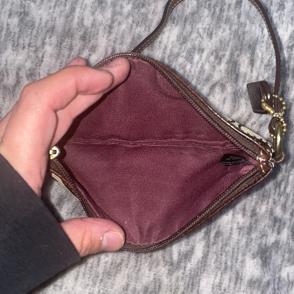 Coach wristlet - Picture 5 of 5